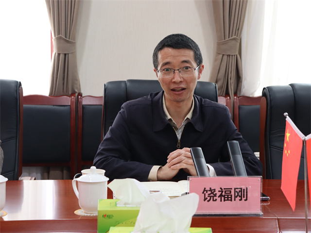 鄧華會(huì)見(jiàn)宜賓市供銷(xiāo)社黨委書(shū)記、理事會(huì)主任饒福剛一行